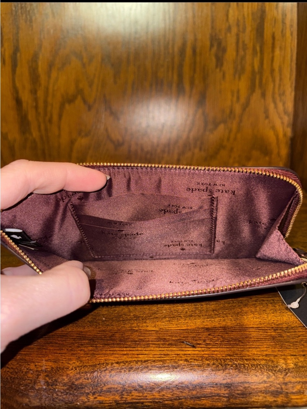 NWOT-Kate Spade-Lucy-Med L-Zip Wristlet-Spade Flower Embroidery-Dark Merlot-$159 - Picture 4 of 7